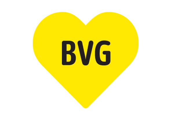 BVG-Logo in gelber Farbe, Symbol des öffentlichen Nahverkehrs in Berlin.