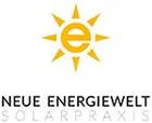 Logo der Neuen Energiewelt Solarpraxis mit einem stilisierten gelben Sonnenmotiv und den Schriftzügen "NEUE ENERGIEWELT" und "SOLARPRAXIS".